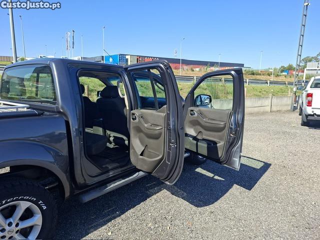 Nissan Navara 2.5 DCI 4WD XE Automatica - 12 foto 3