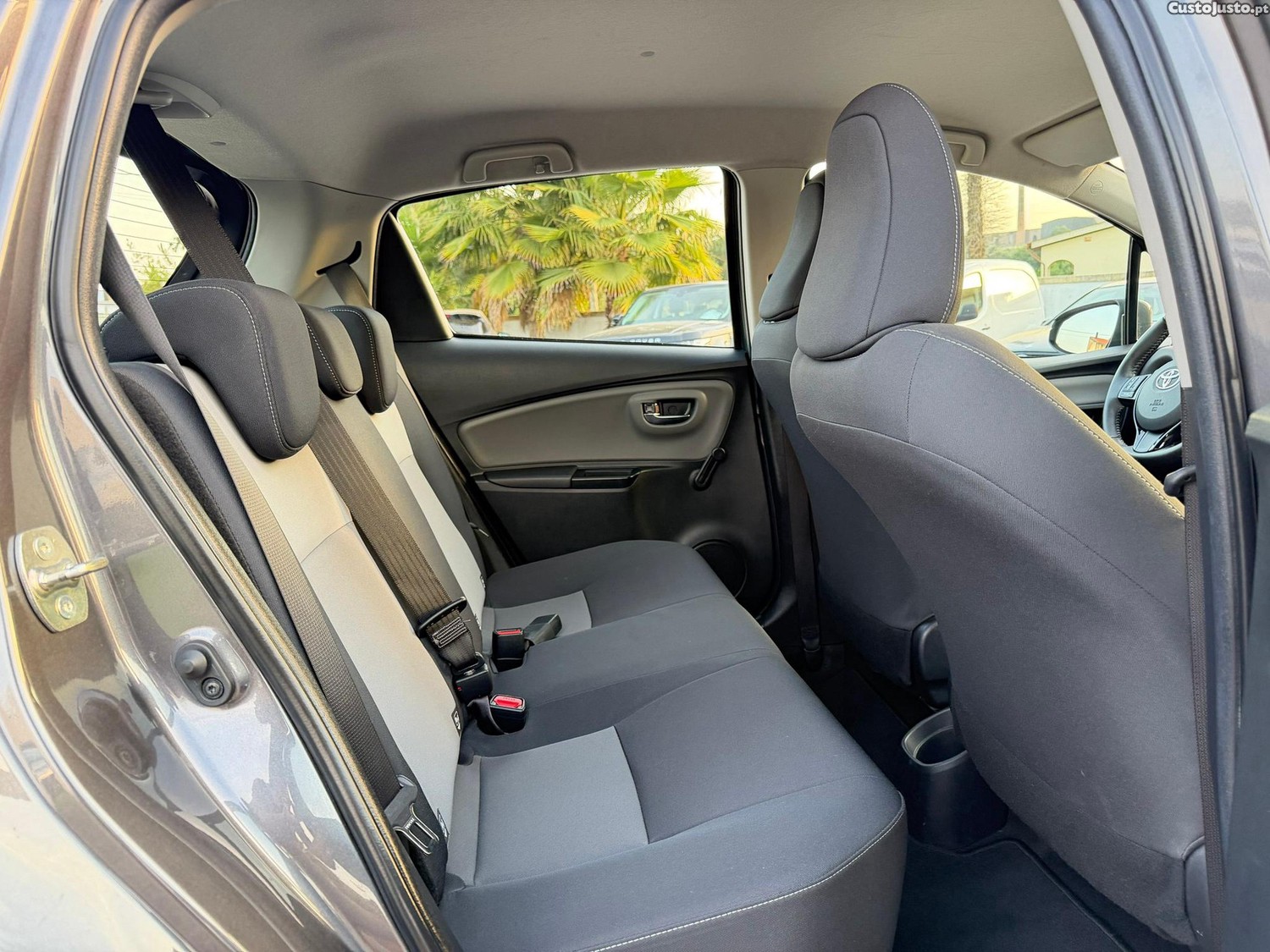 Toyota Yaris 1.0 VVT-i Comfort — fotografia 6