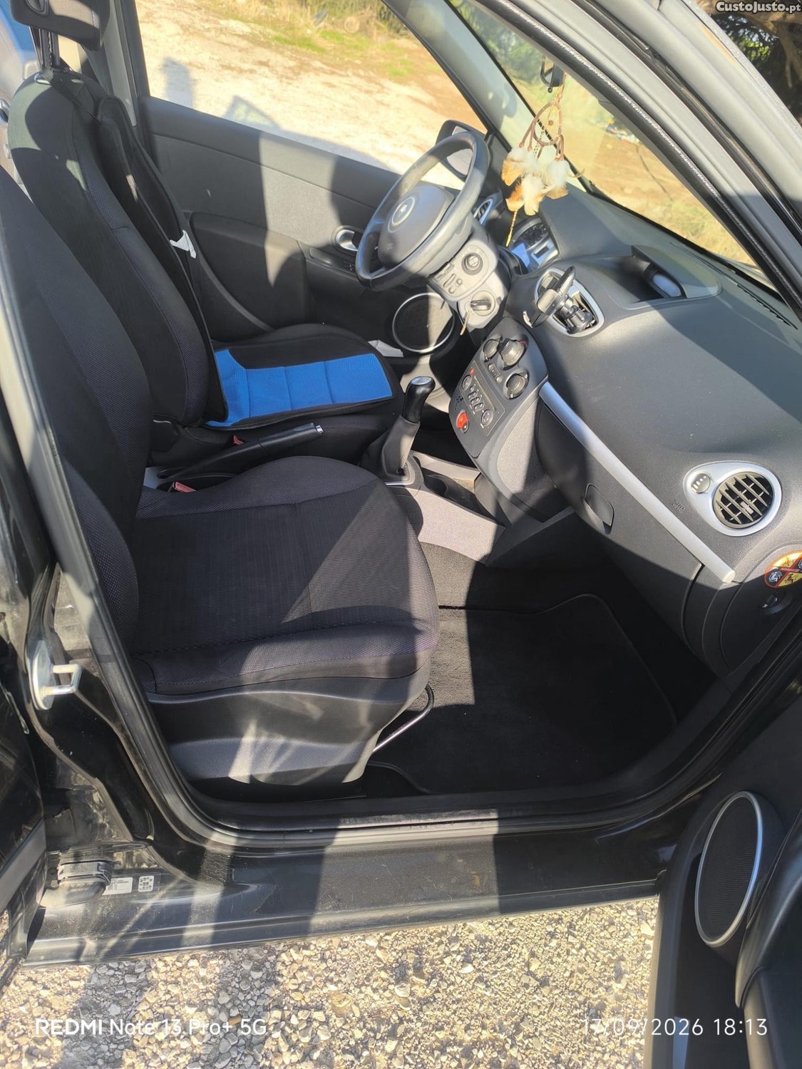 Renault Clio Expression — fotografia 7