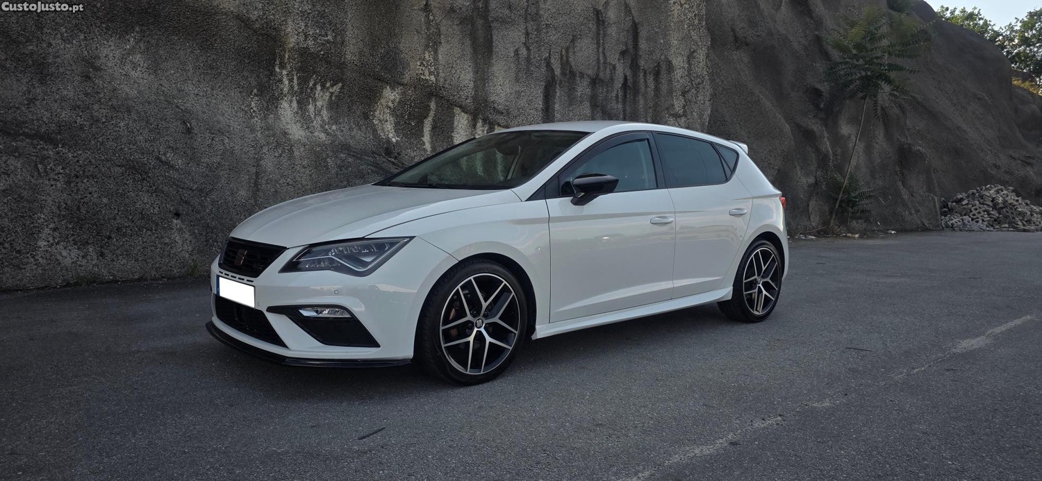 SEAT Leon 1.5 TSI FR DSG-7 — fotografia 7