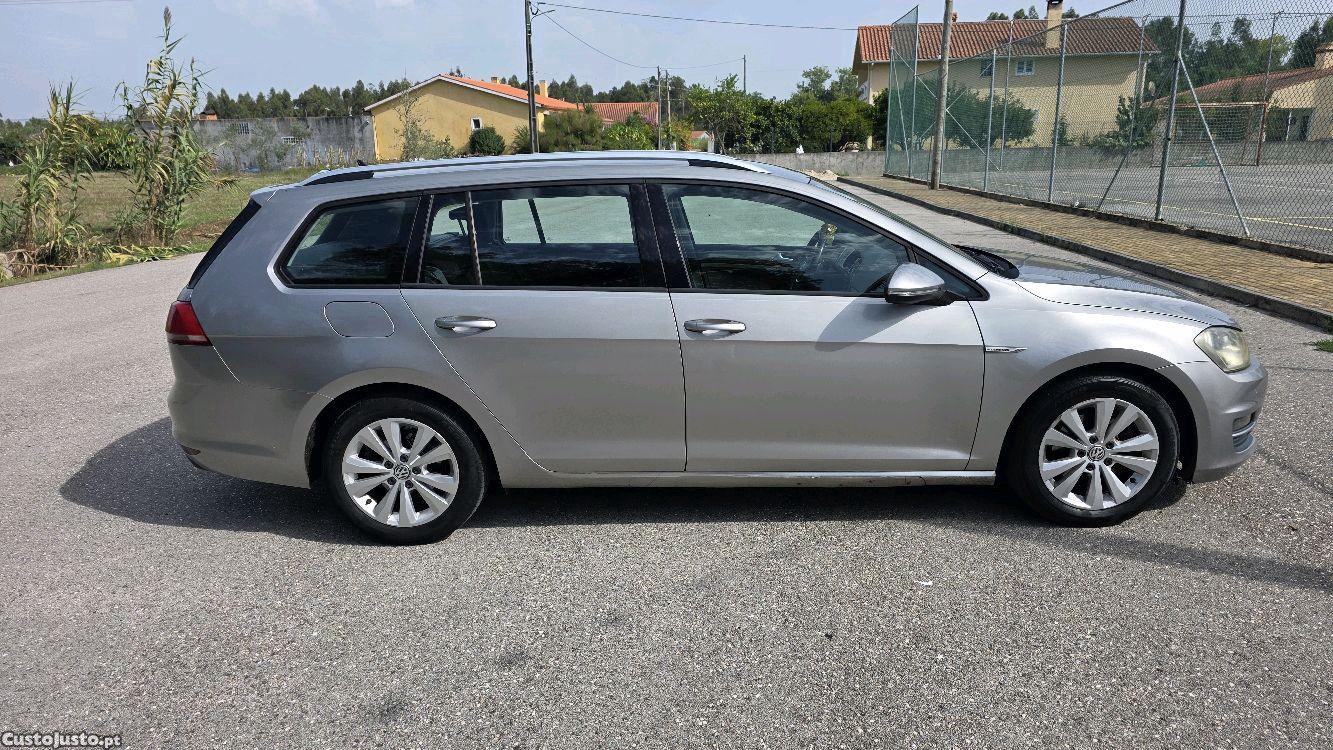 Volkswagen Golf 1.6 tdi 105cv Highline bluemotion — fotografia 8