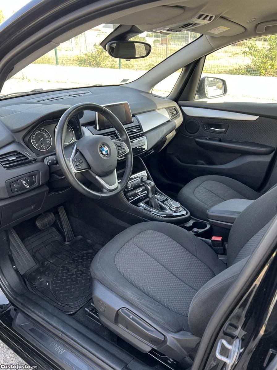 BMW 216 Active Tourer i — fotografia 10
