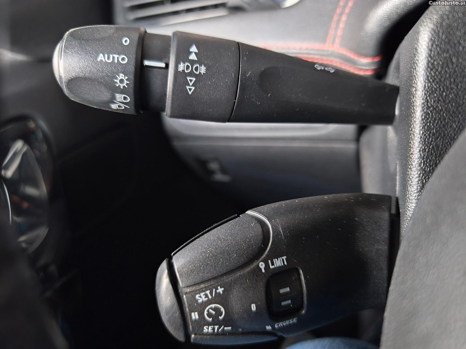 Peugeot 208 1.6 THP GTi — fotografia 19