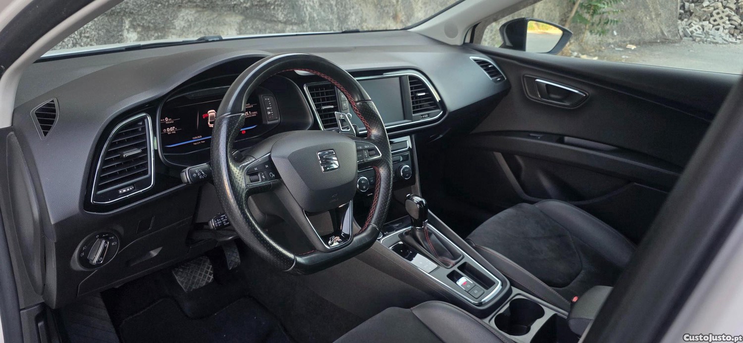 SEAT Leon 1.5 TSI FR DSG-7 — fotografia 5