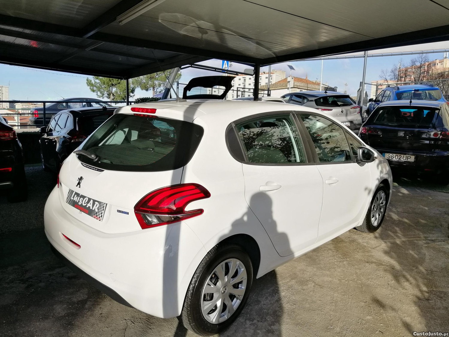 Peugeot 208 1.6 BlueHdi Active - 15 foto 3