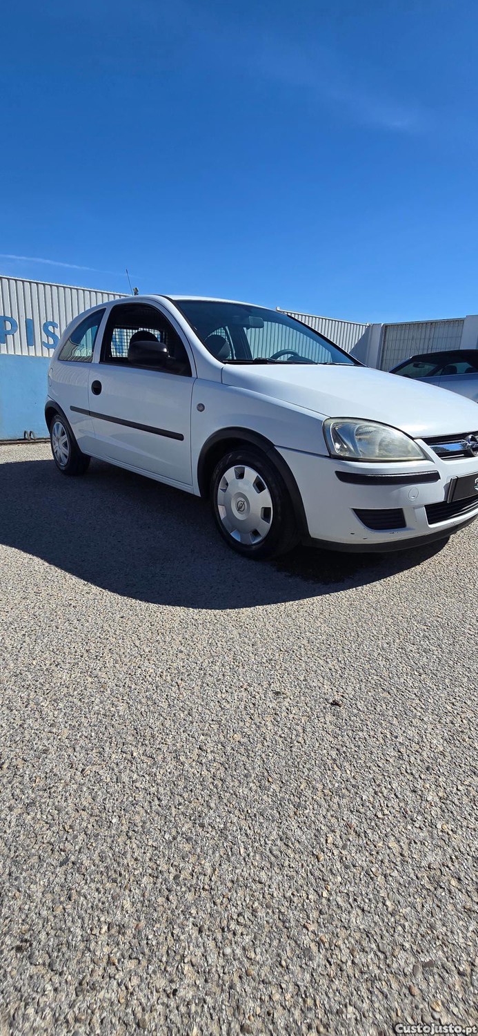 Opel Corsa CDTI Ano 2004 — photo 3