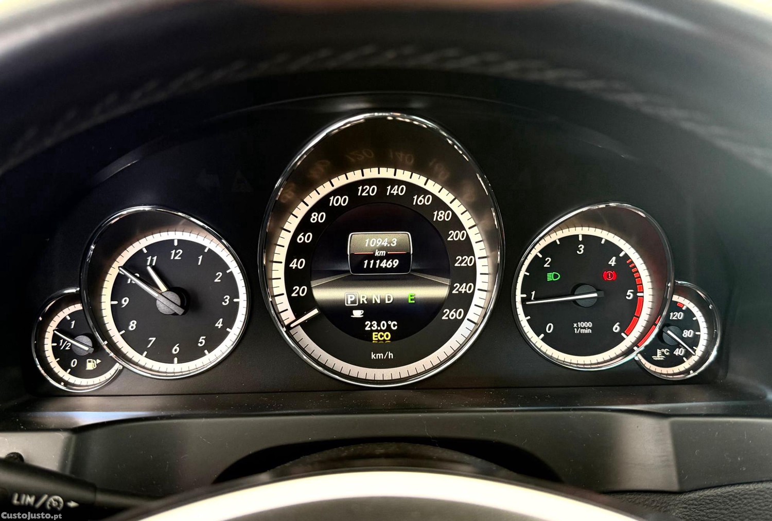 Mercedes-Benz E 220 Coupe — fotografia 5