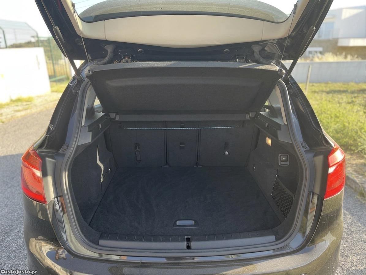 BMW 216 Active Tourer i — fotografia 2
