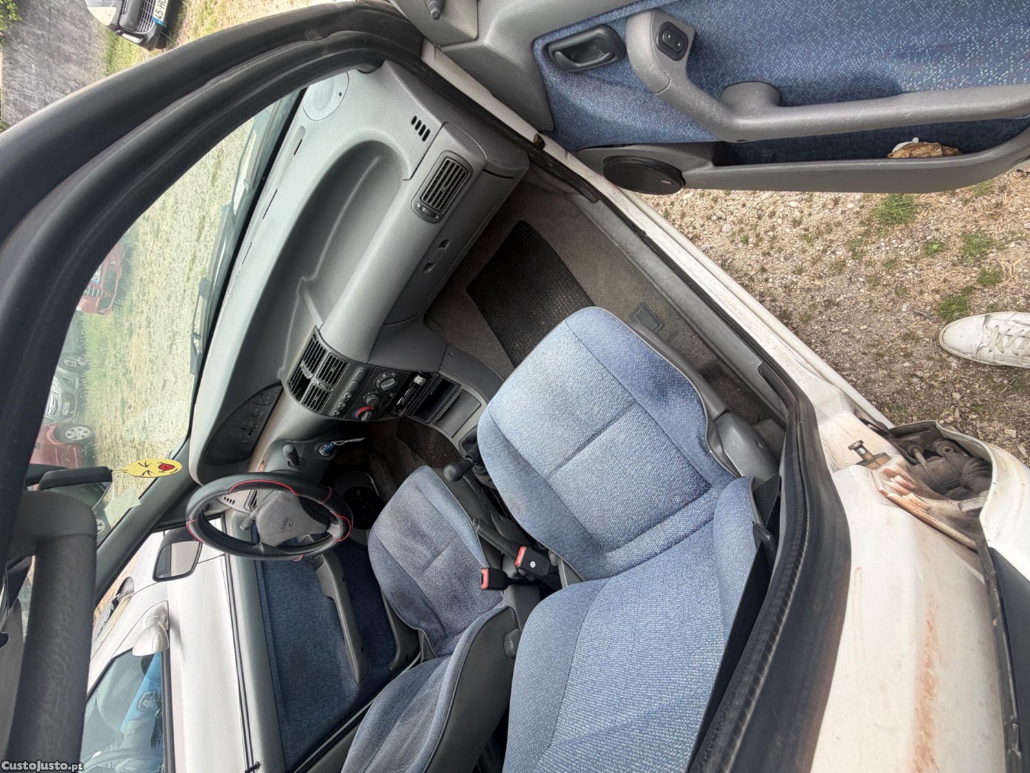 Fiat Punto 5 portas — fotografia 5