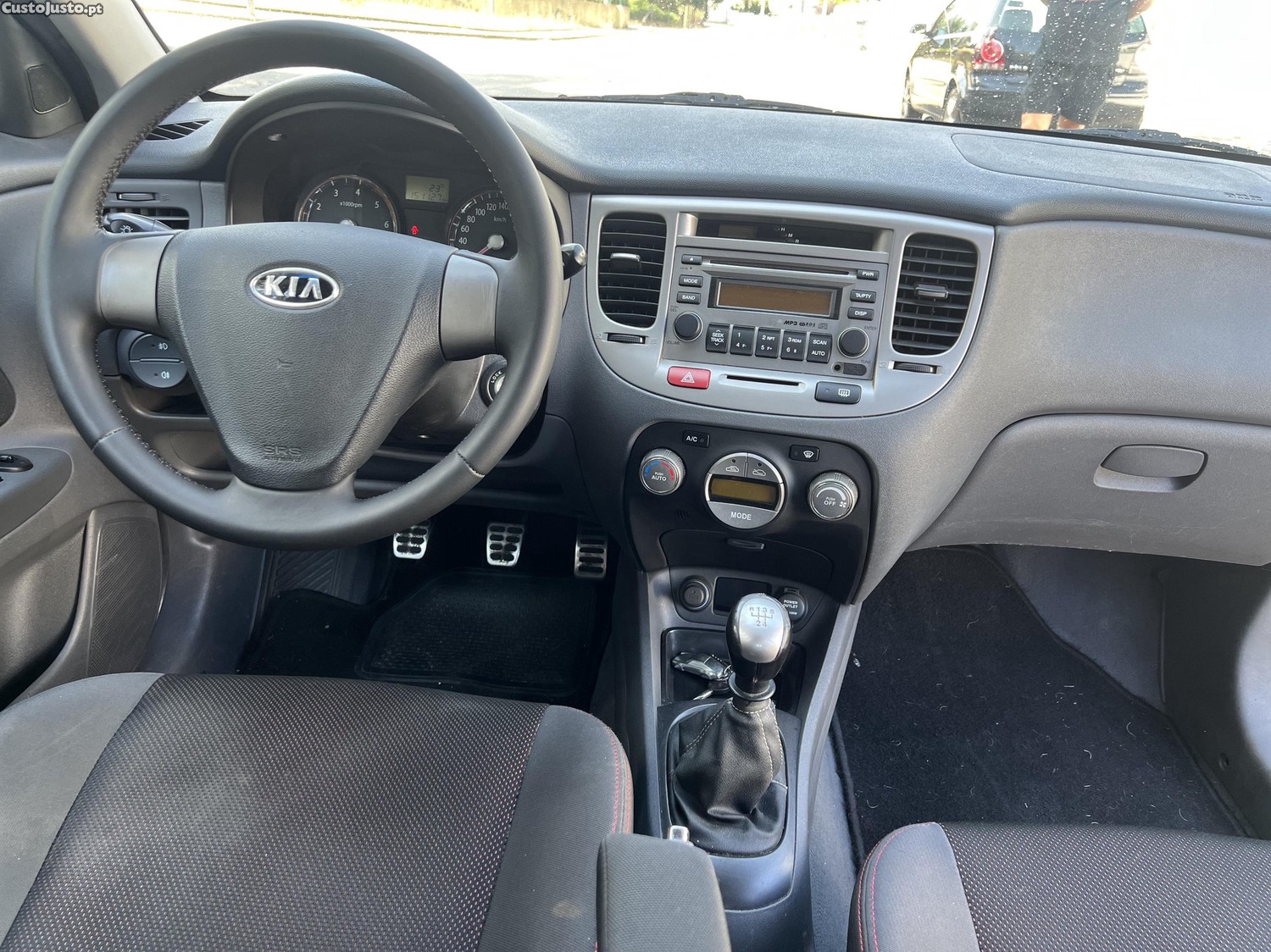 Kia Rio 1.5 crdiSport — fotografia 9