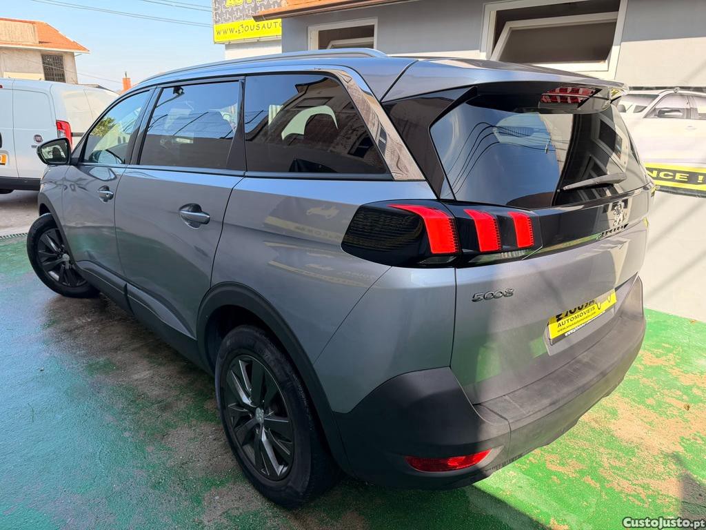 Peugeot 5008 1.6 HDI Allure 120cv 7 Lugares - 18 — photo 4