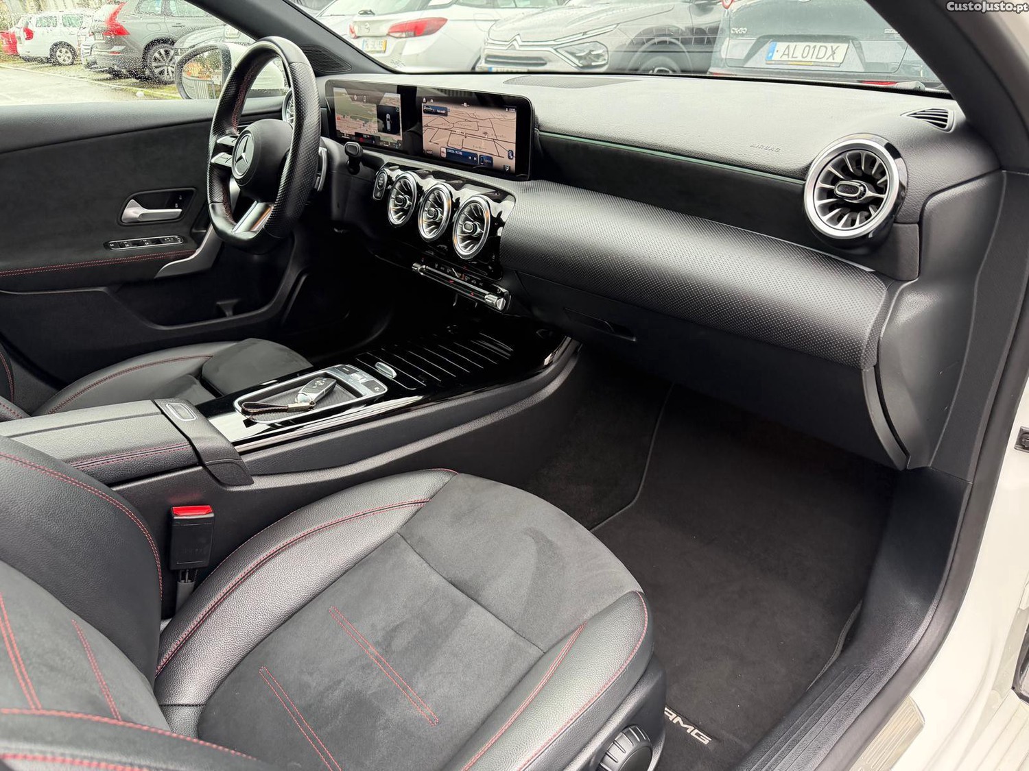 Mercedes-Benz A 200 d AMG Line Aut. — fotografia 13
