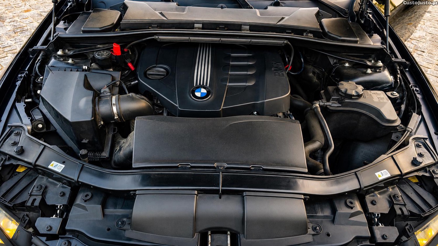 BMW 320 320d Coupé LCI (e92) Pack M — photo 5