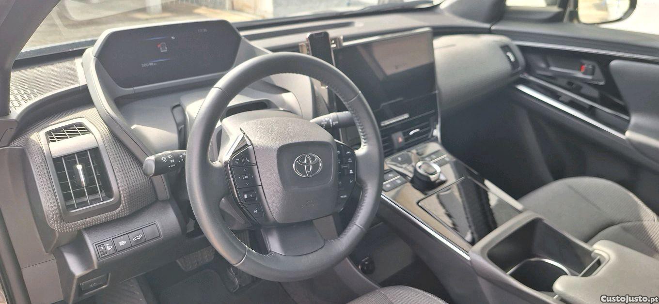 Toyota bZ4X Confort Pack — fotografia 3
