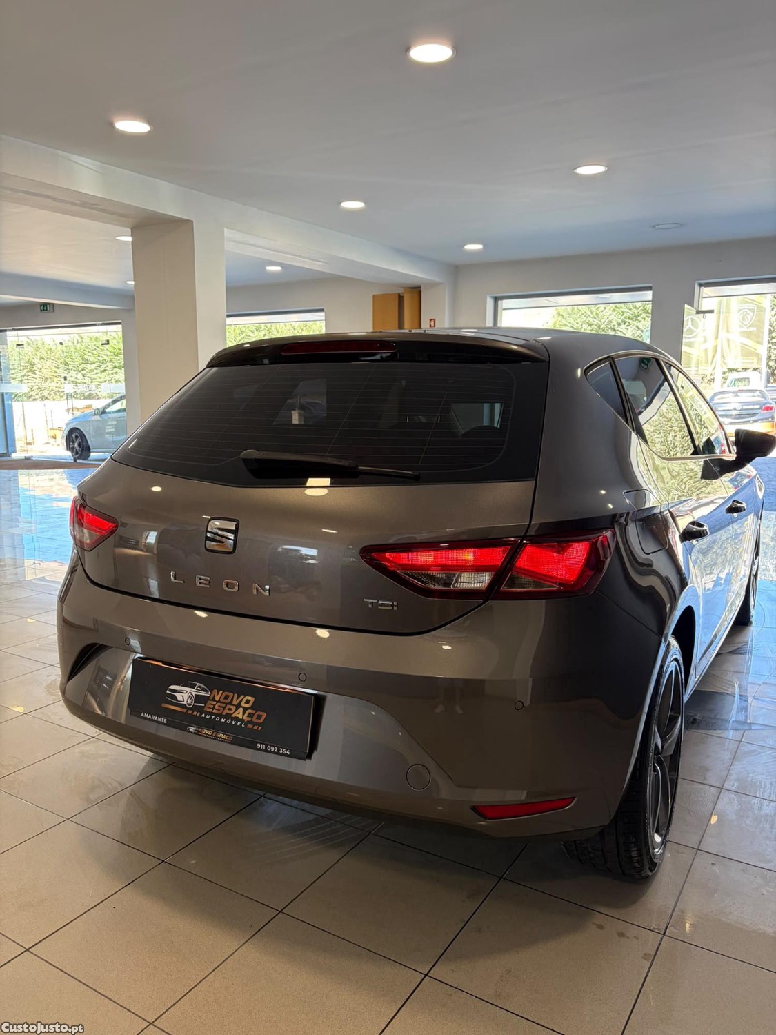 SEAT Leon 1.6 TDi Style — fotografia 11