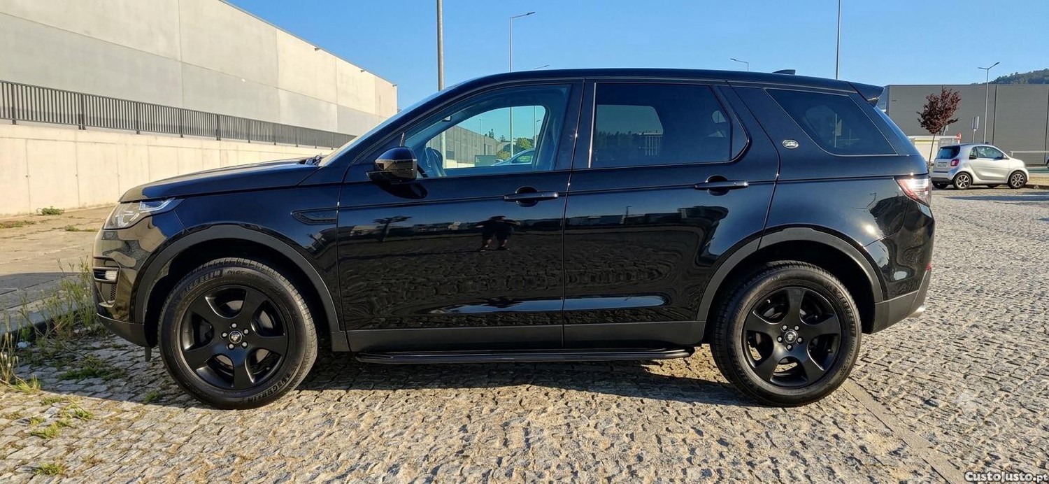 Land Rover Discovery Sport - 18 foto 2