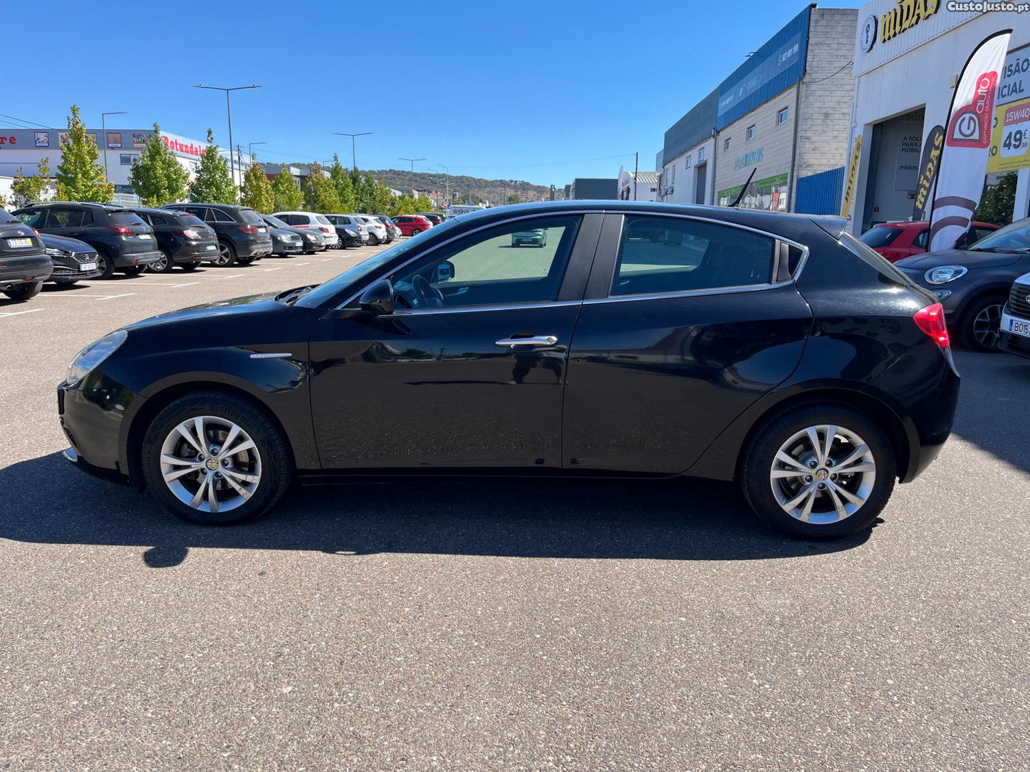 Alfa Romeo Alfa 6 Giulietta 1.6 JTDm NACIONAL 114.000 kms - 11 — photo 2
