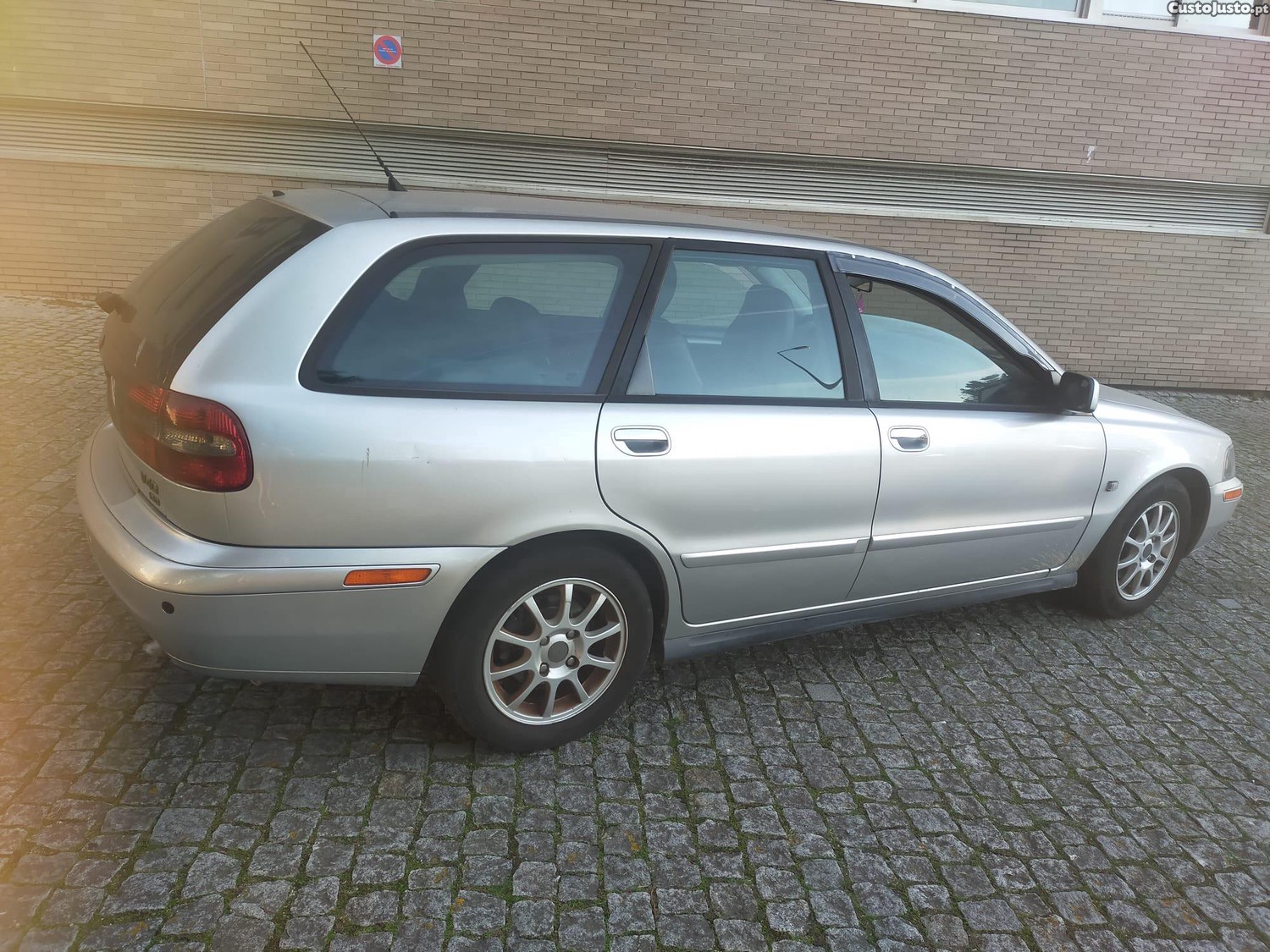 Volvo V40 1.9 Diesel 115Cv ( Ler Anúncio ) — photo 4
