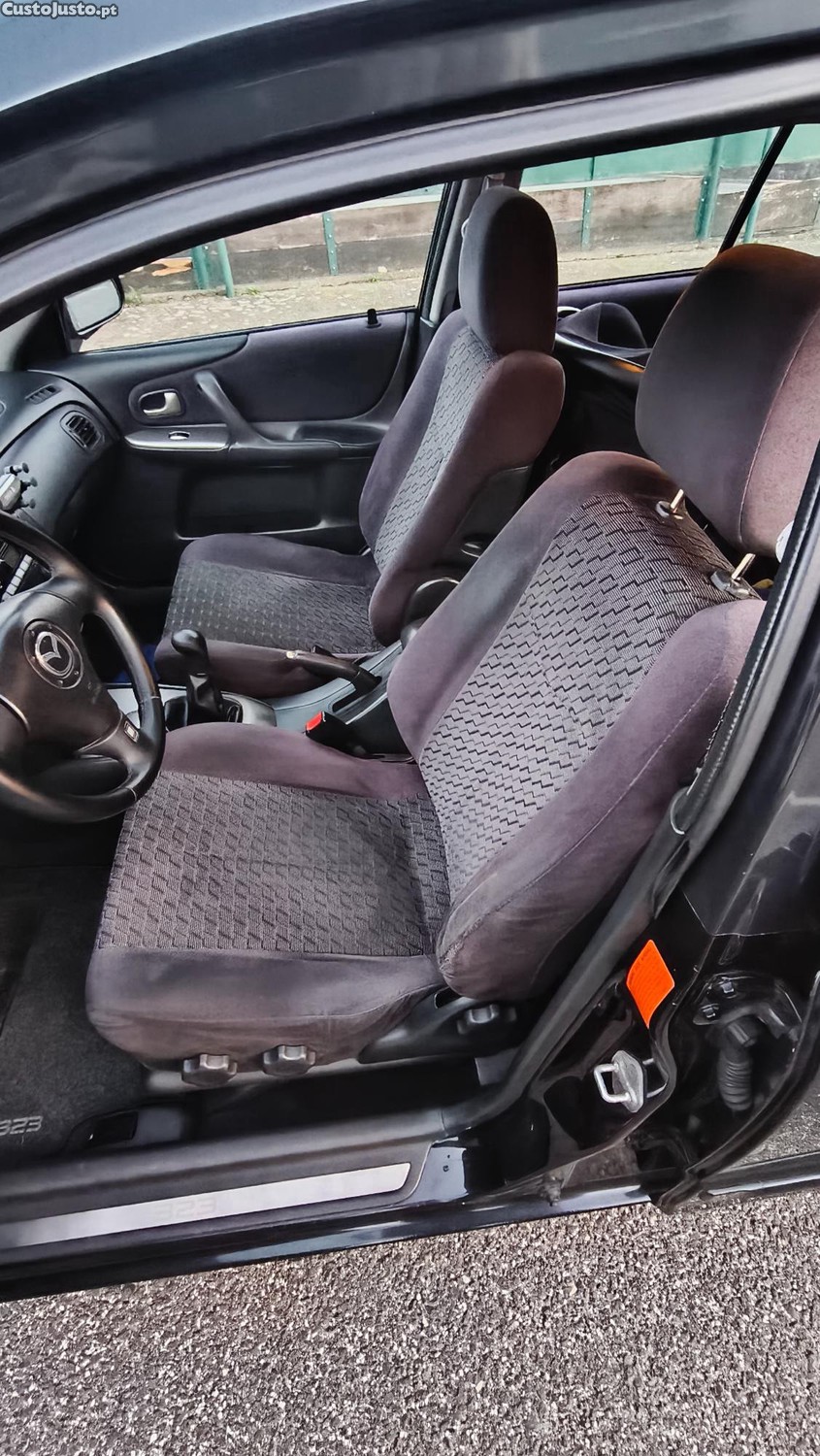 Mazda 2 (323/323F) — photo 5