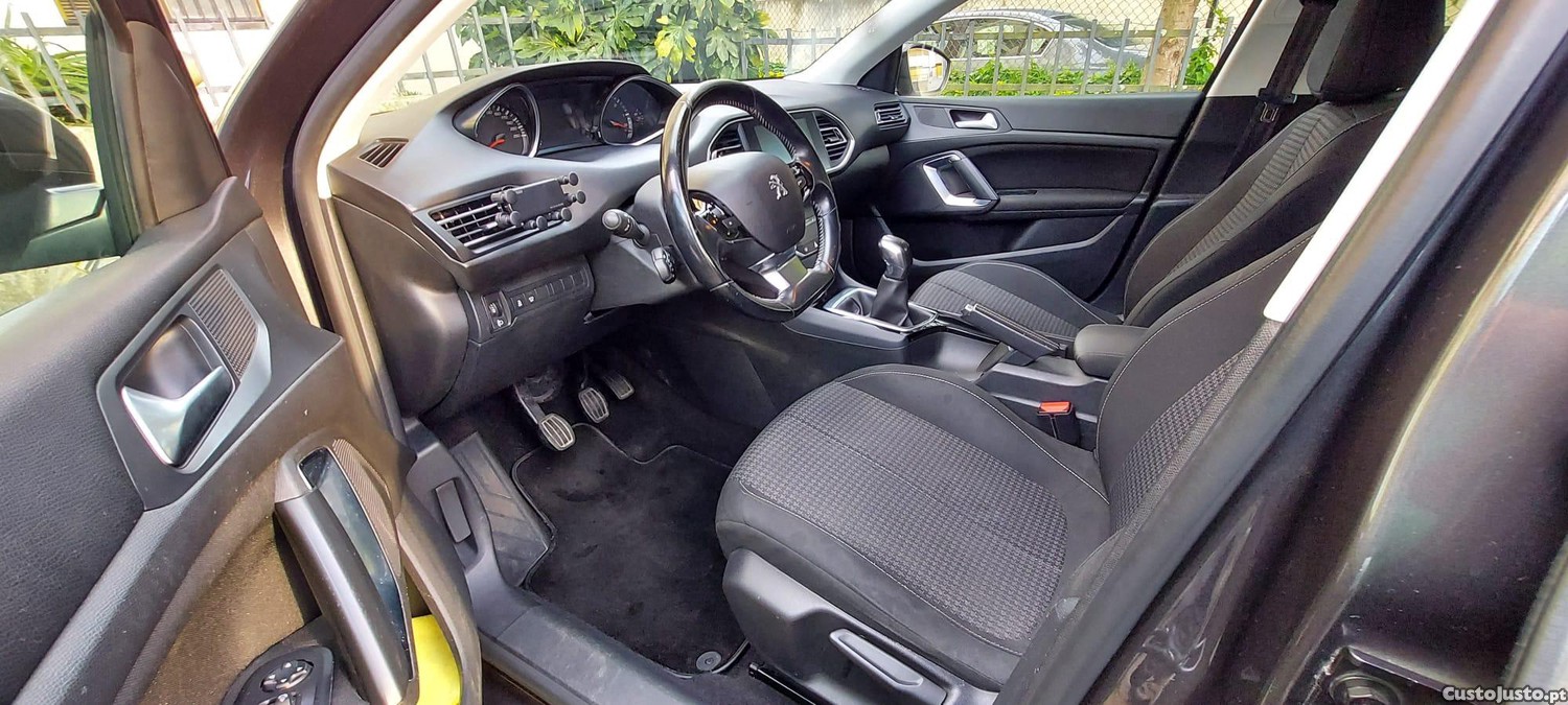 Peugeot 308 1.6 BlueHDi Style — fotografia 7