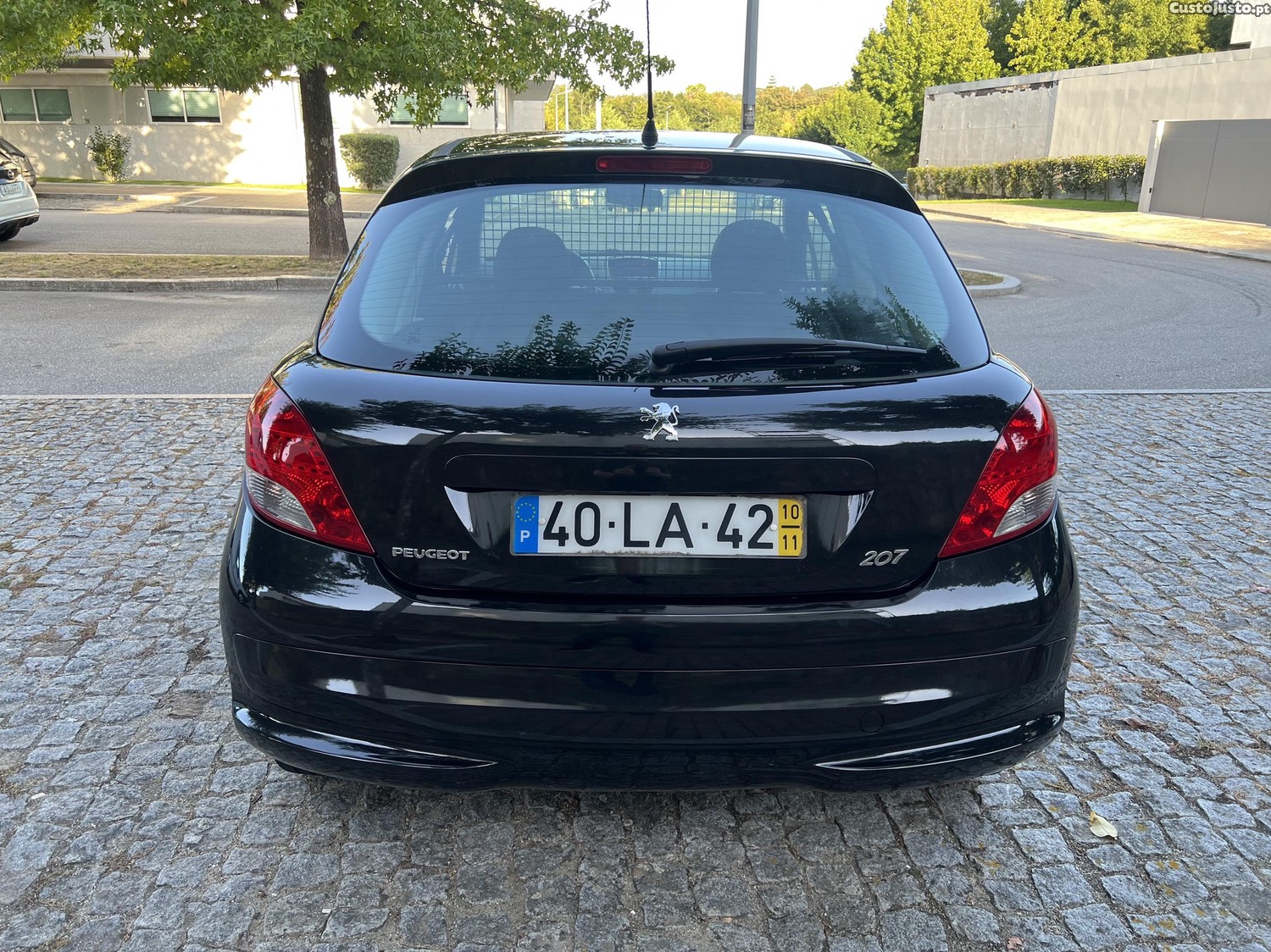 Peugeot 207 1.4 HDI XA Van — photo 5