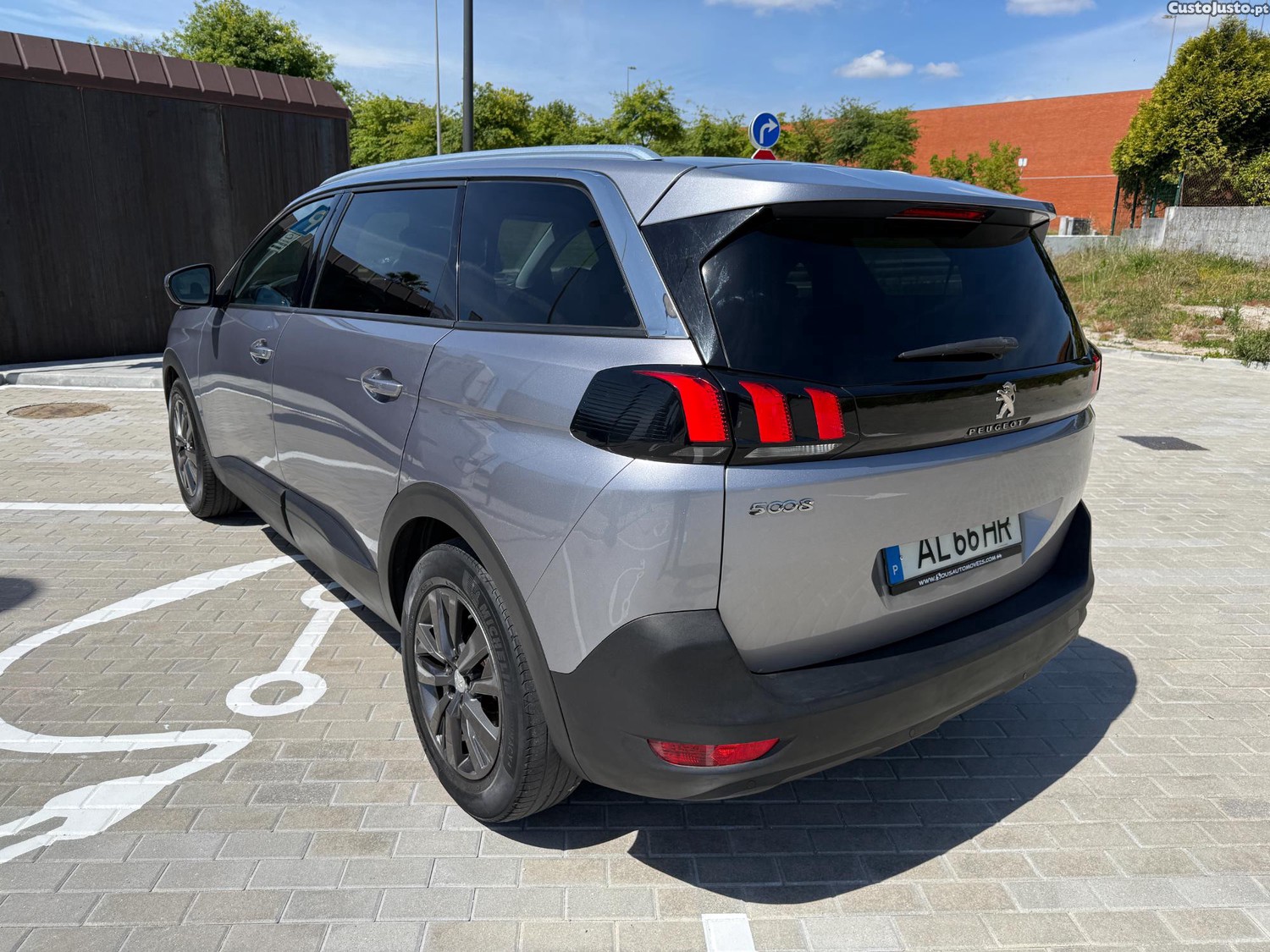 Peugeot 5008 1.6 HDI 120cv Caixa Automatica — fotografia 5