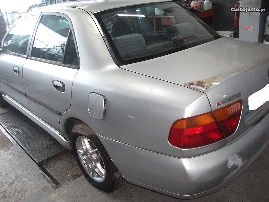 Mitsubishi Carisma 1.9 td para peças — fotografia 3