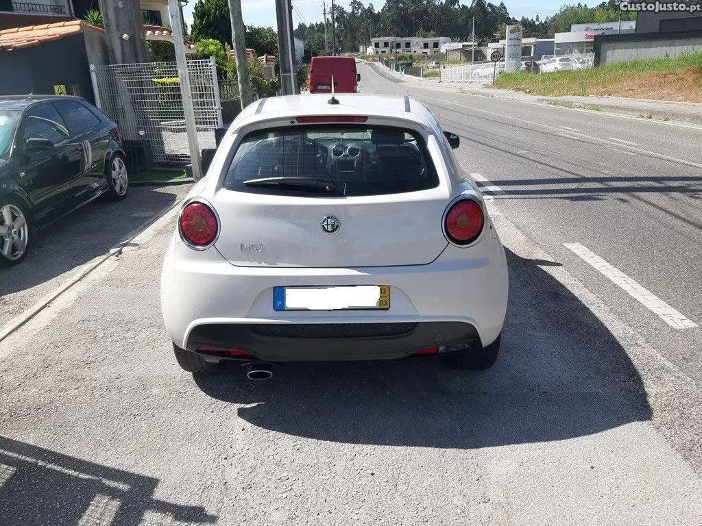 Alfa Romeo MiTo 1.3 jtd distinctive 5kq — fotografia 17