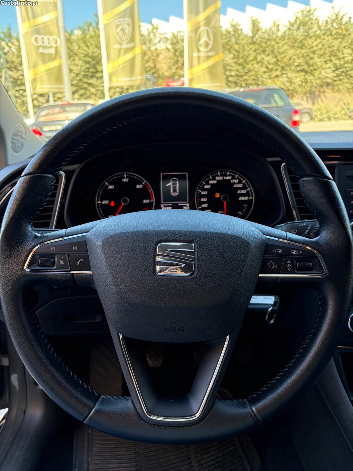 SEAT Leon 1.6 TDi Style — fotografia 8