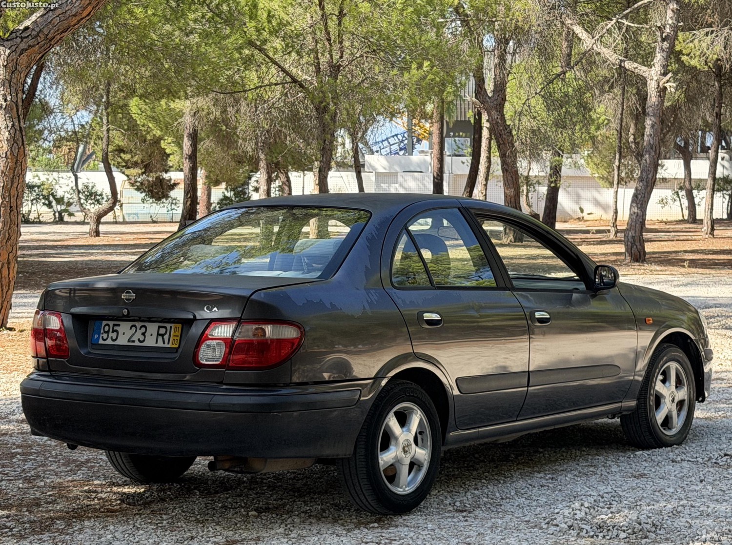 Nissan Almera 1.5i 90cv — photo 4