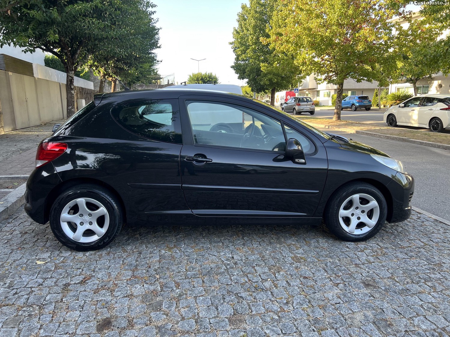 Peugeot 207 1.4 HDI XA Van — photo 4