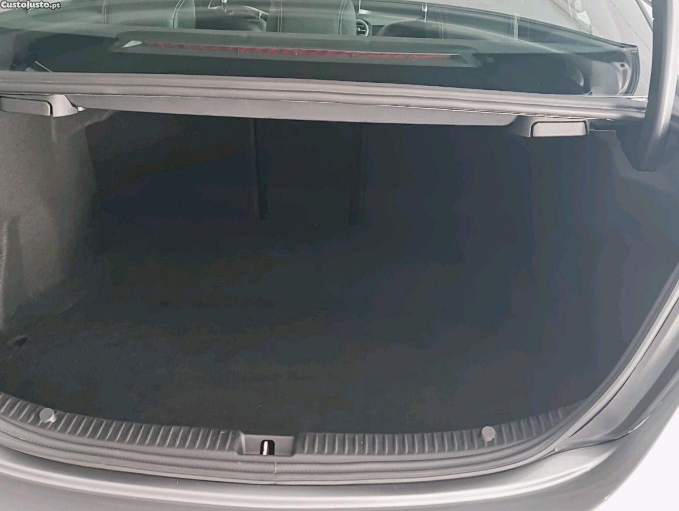 Mercedes-Benz C 200 AMG Line — fotografia 6