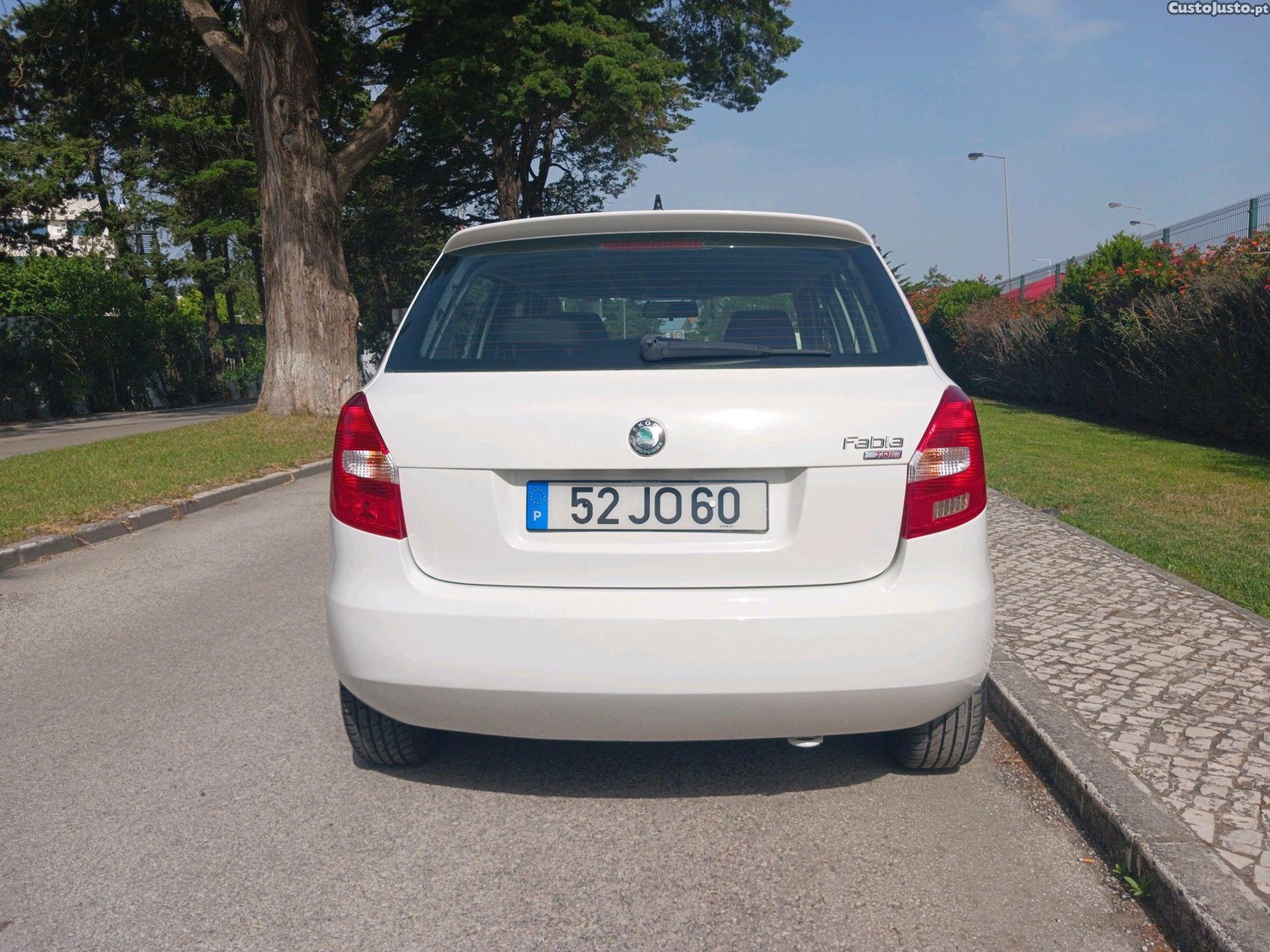 Skoda Fabia 1.6 Tdi 105cv — fotografia 7