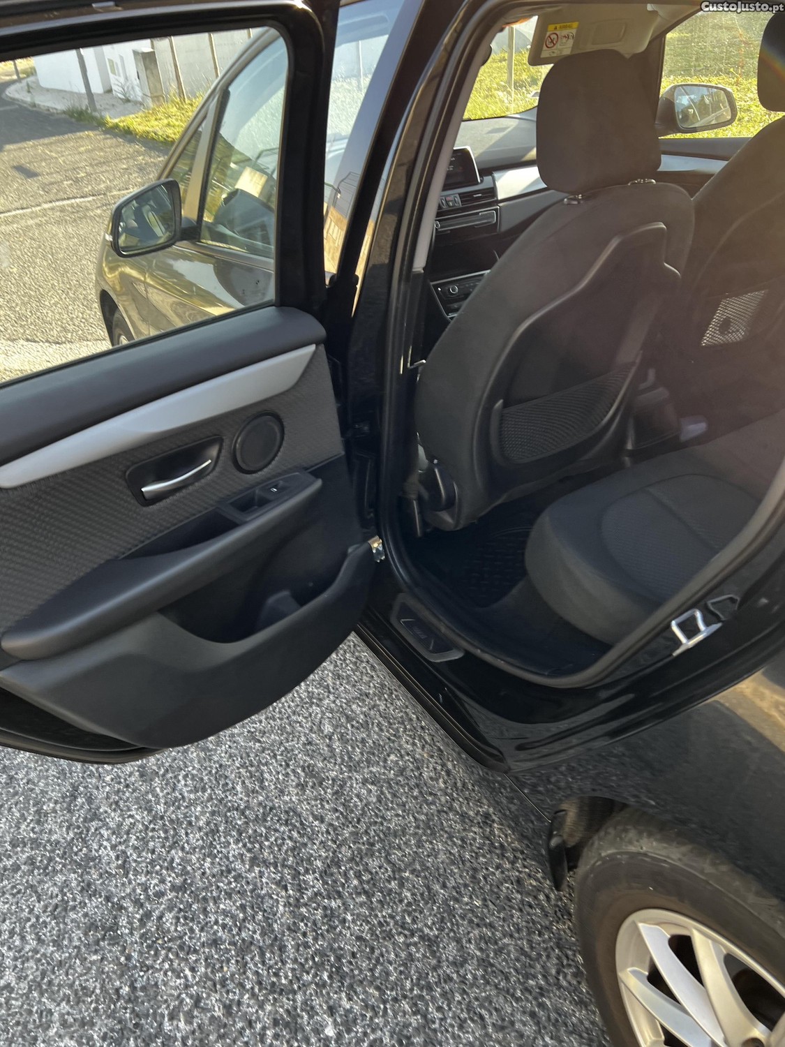 BMW 216 Active Tourer i — fotografia 7