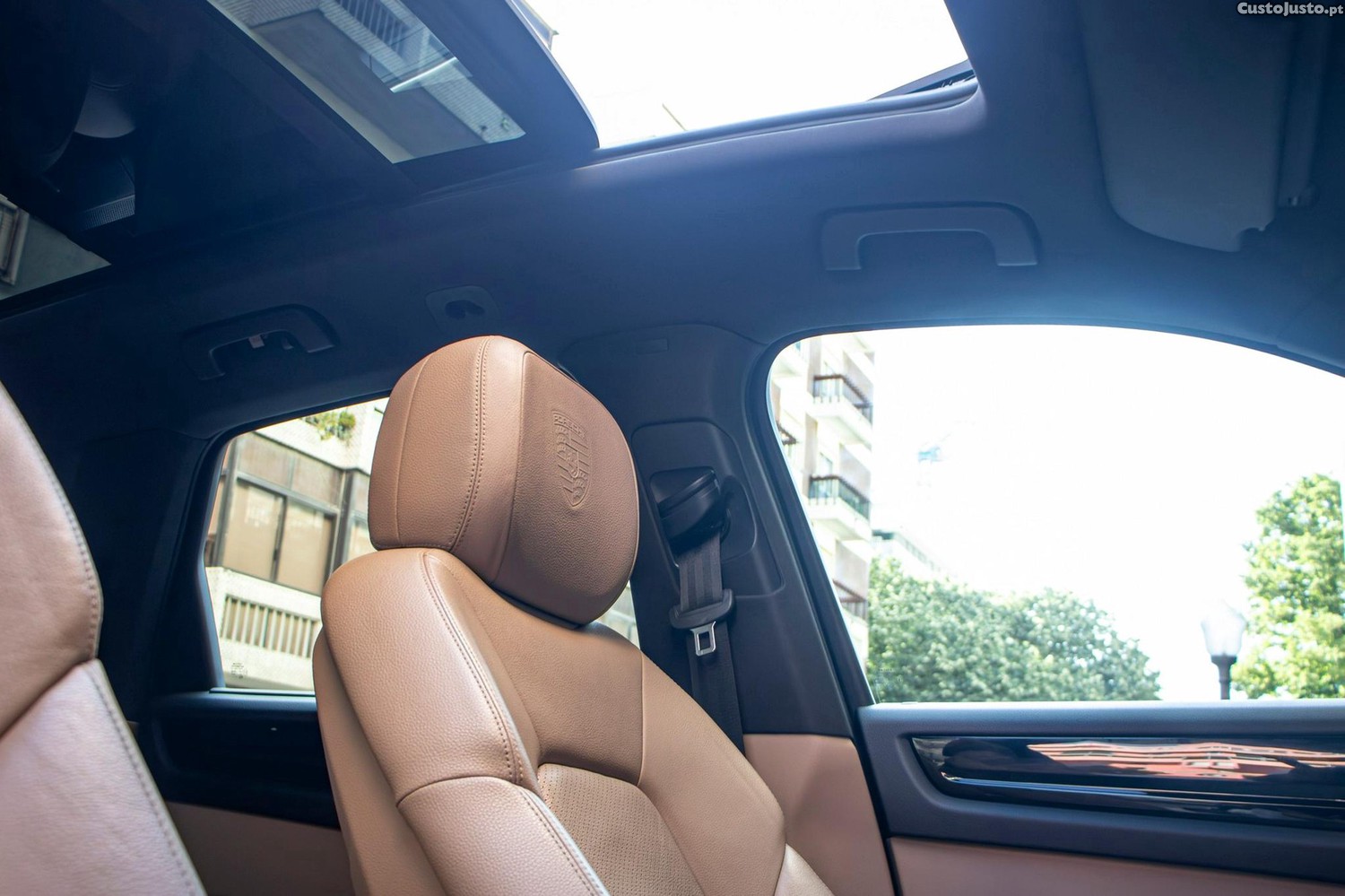 Porsche Cayenne E-Hybrid — fotografia 13