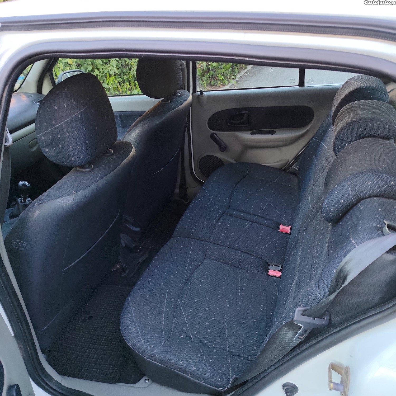 Renault Clio 1.2cc - 01 foto 2