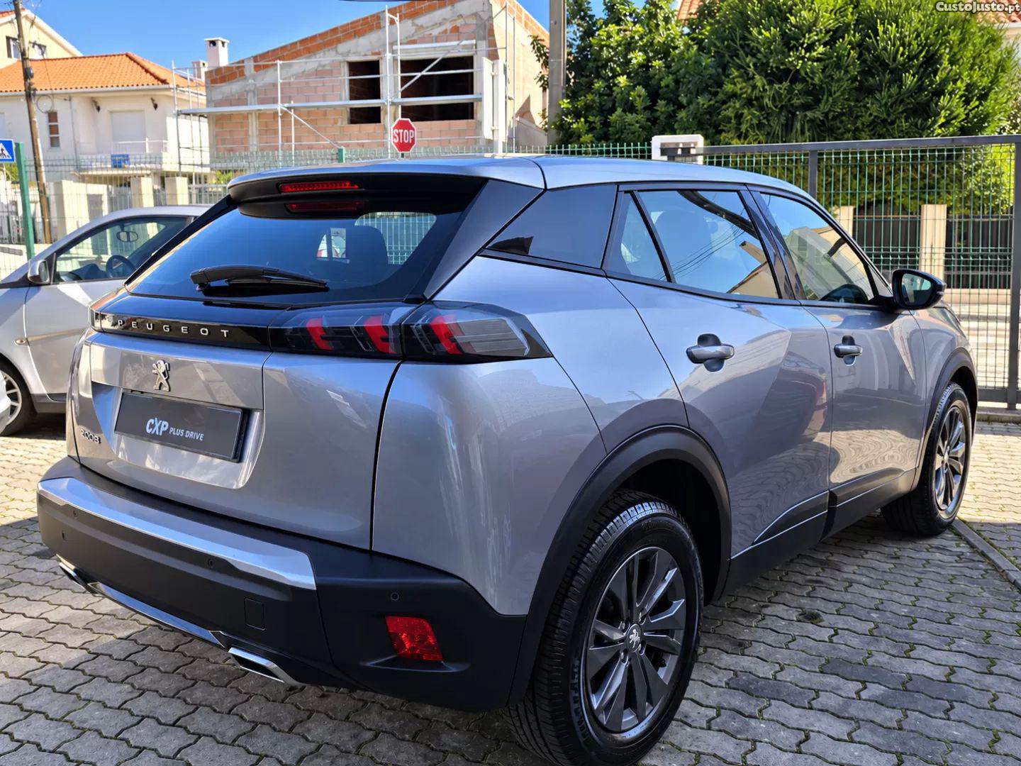Peugeot 2008 Puretech 130 eat8 allure pack — fotografia 9