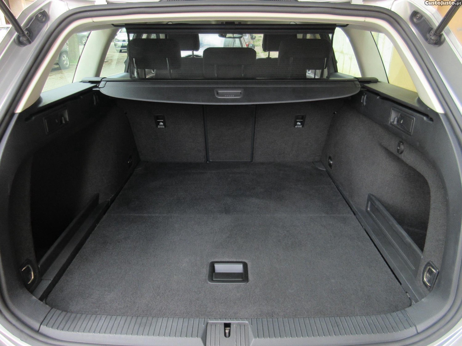 Volkswagen Passat SW 1.6 TDi 120cv GPS Nacional — fotografia 18