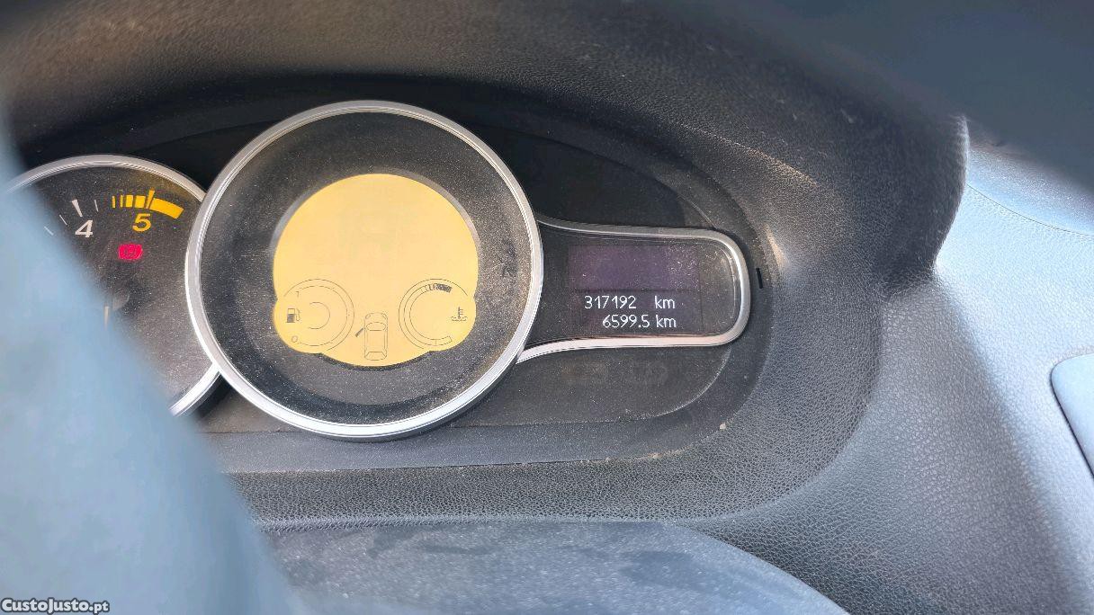 Renault Mégane 1.5 Dci 5 lugares - 10 — photo 2