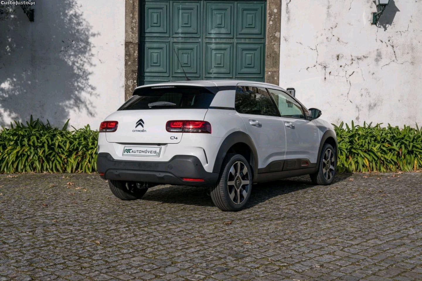 Citroën C4 Cactus 1.2 PureTech Shine - 20 foto 3