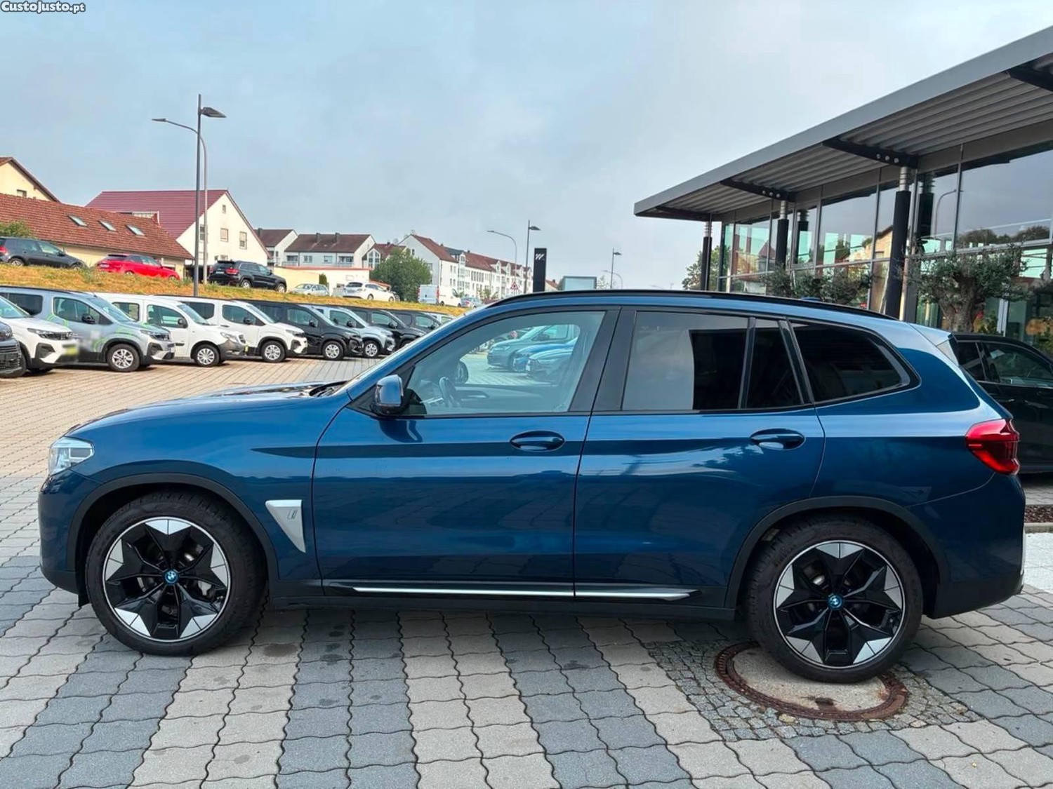 BMW iX3 Impressive - 21 foto 2