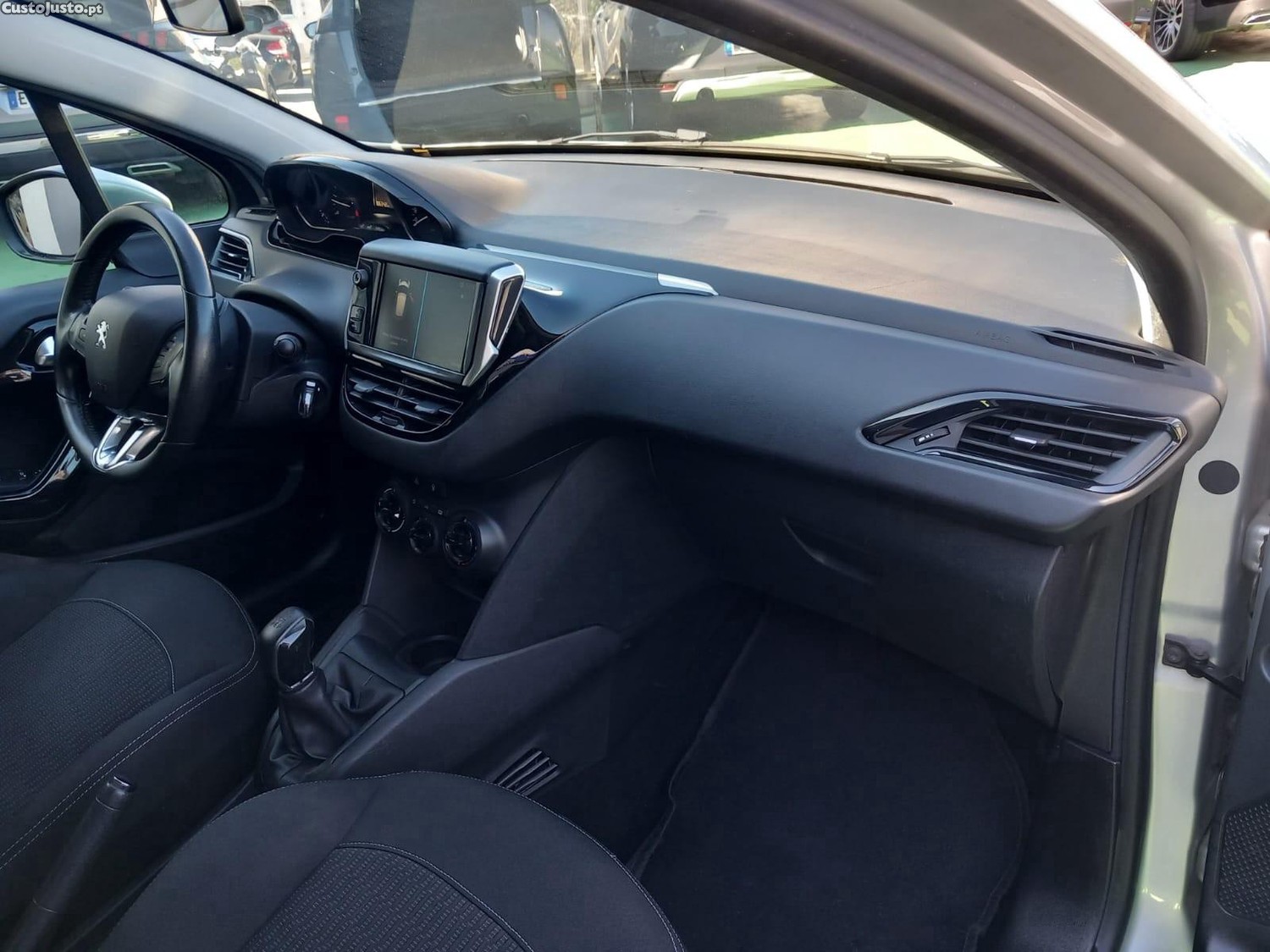 Peugeot 208 1.6 BlueHDi Active — fotografia 12