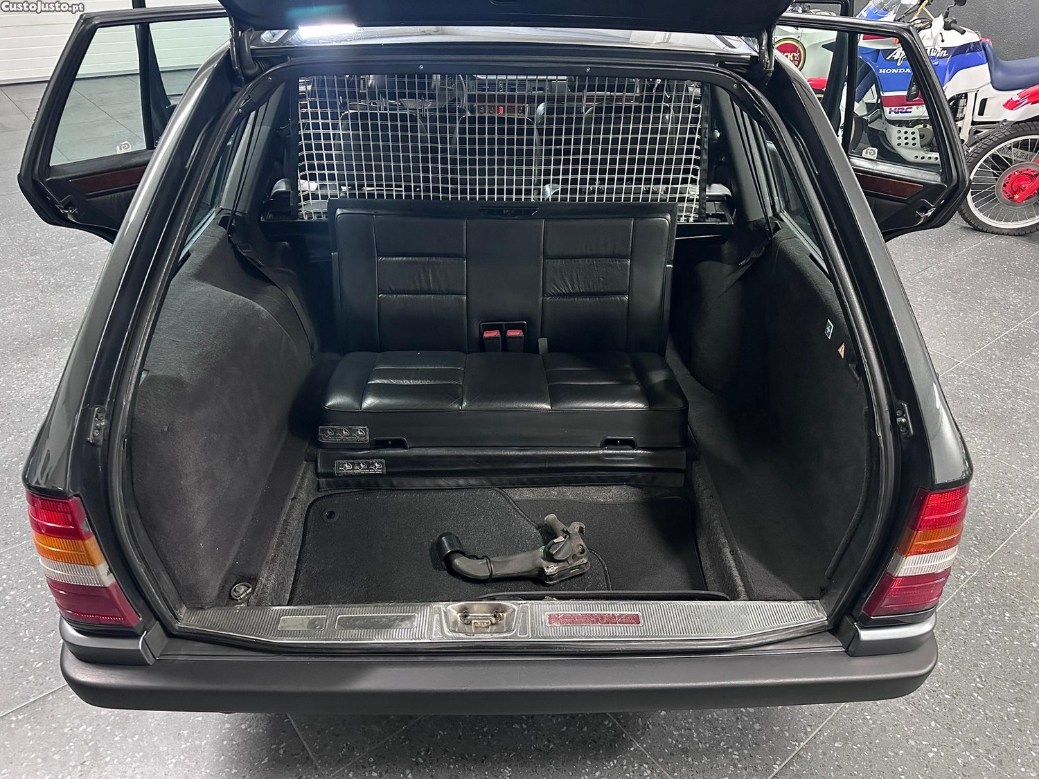 Mercedes-Benz E 250 D Turbo - 93 — photo 5