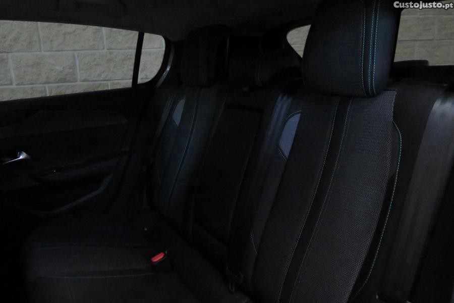 Peugeot 308 1.2 PureTech Allure — fotografia 15