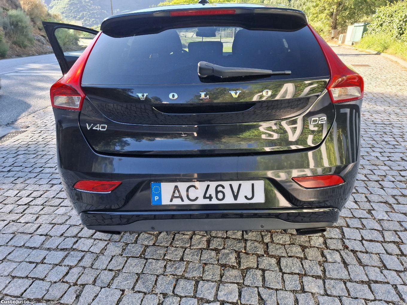 Volvo V40 1.6 D2  Momentum / 2015 — photo 3
