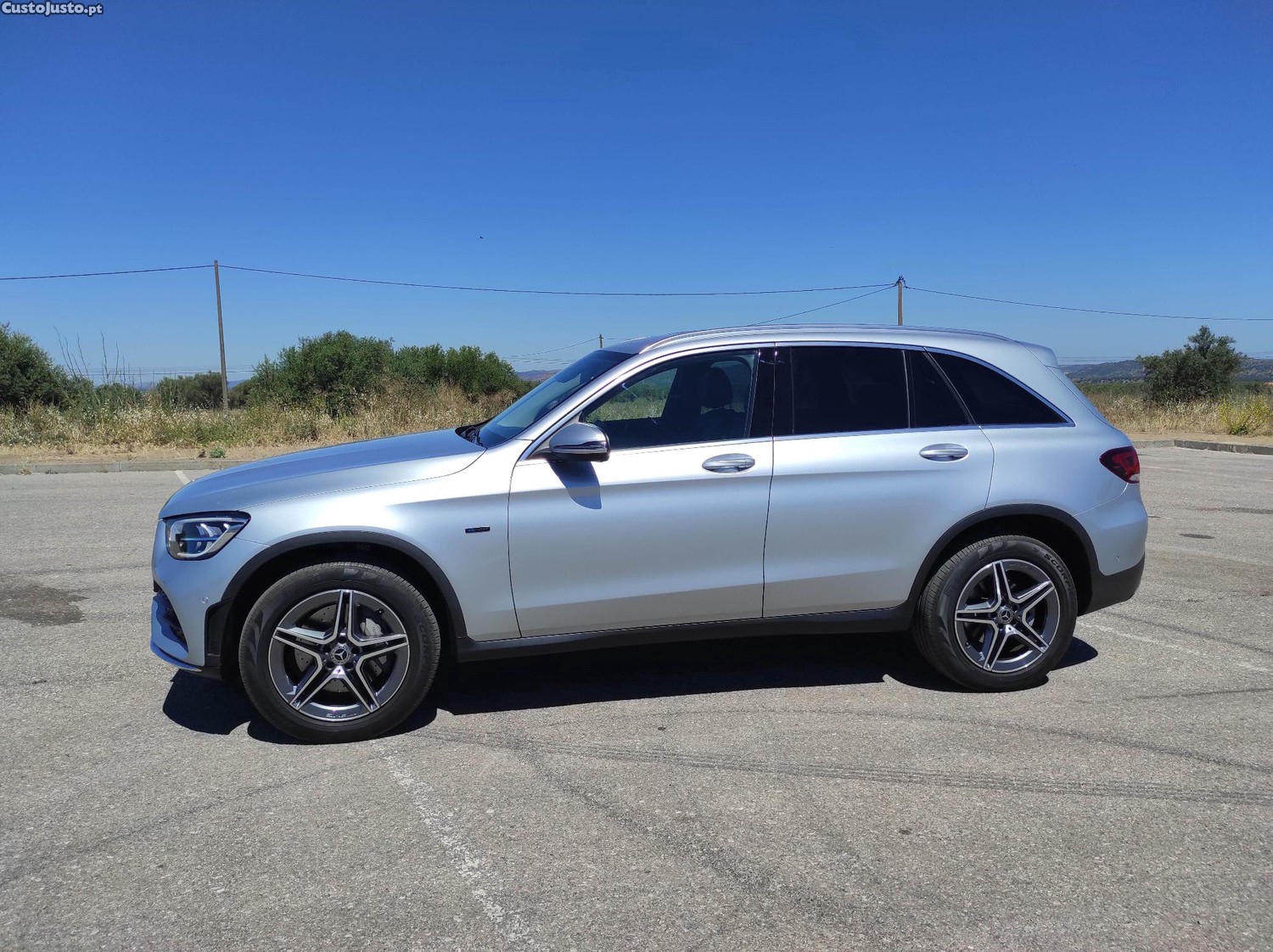 Mercedes-Benz GLC 300 de 4Matic 9G-TRONIC AMG Line — fotografia 4