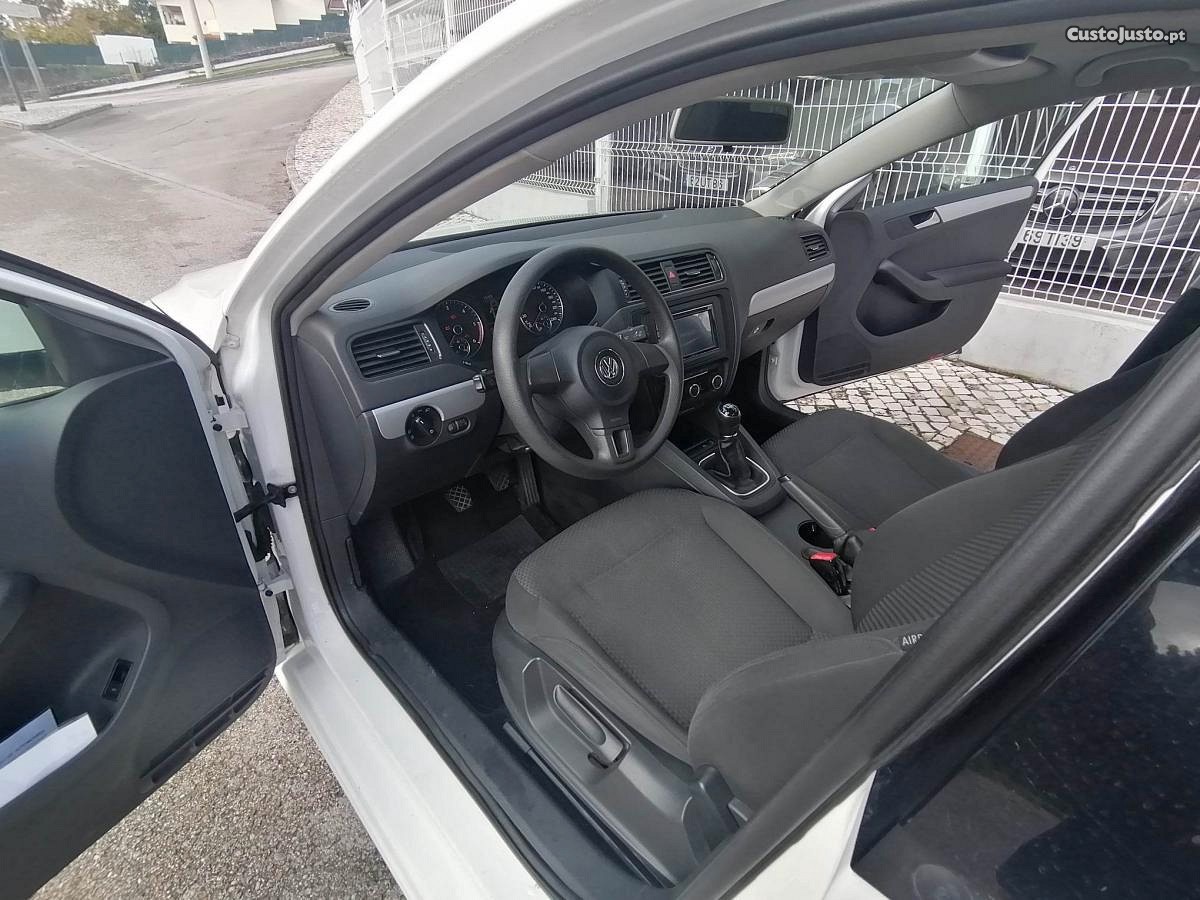 VW Jetta 1.6 tdi - 12 foto 5