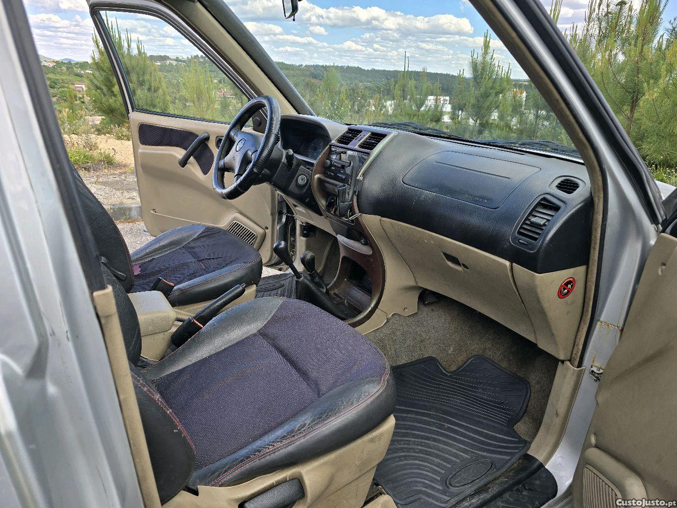 Nissan Terrano Tibete — fotografia 2
