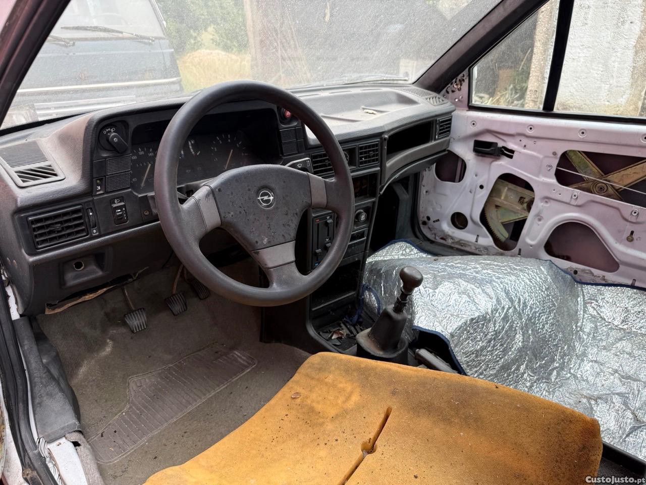 Opel Kadett E Cabrio 1.4 — fotografia 7