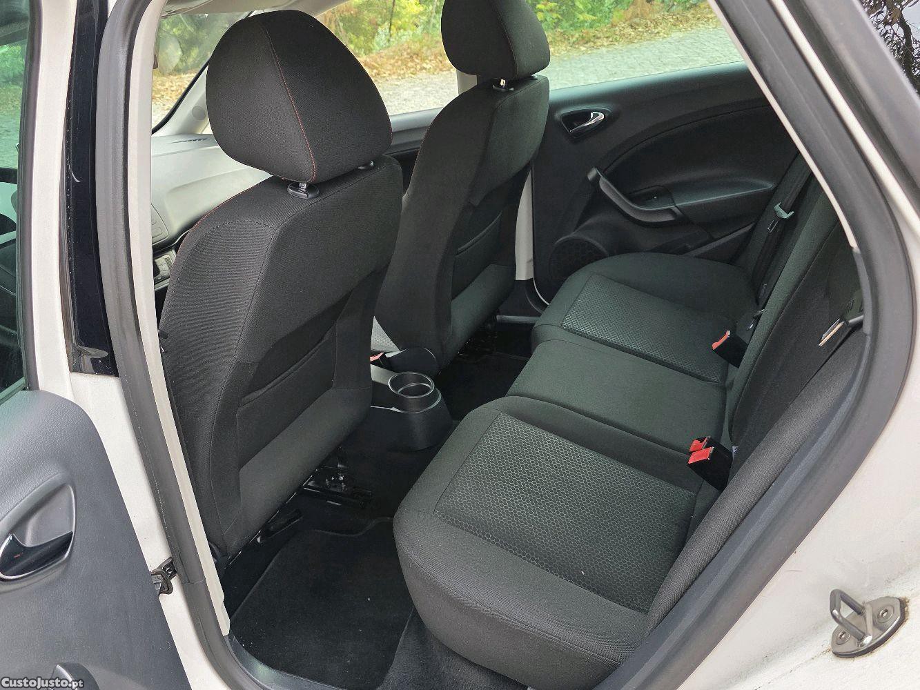 SEAT Ibiza 1.2 TSI FR — fotografia 3